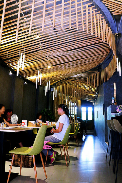 挑高的空間十分舒適