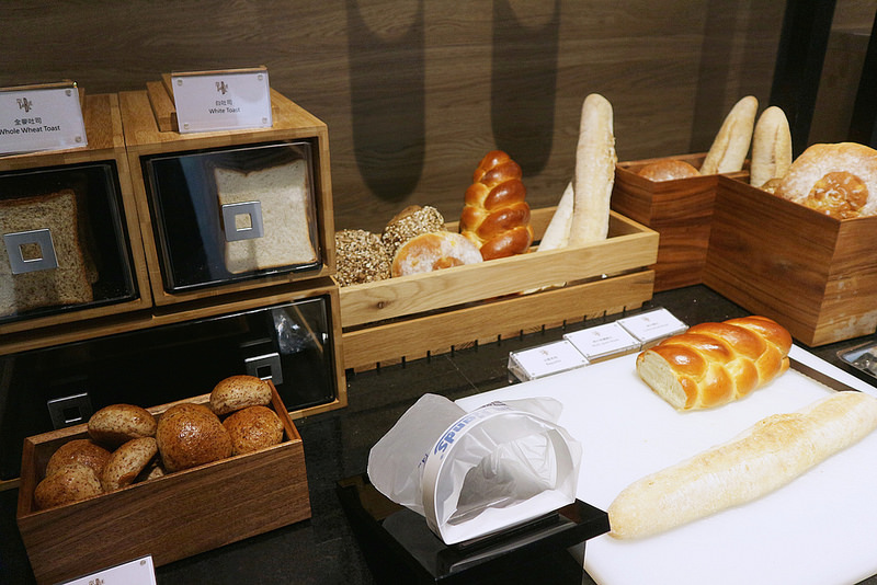 寒沐 Table Via Kate's Fun Zone