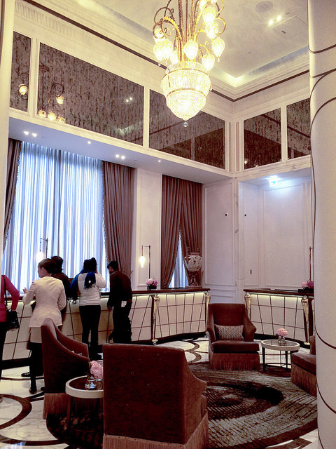 大廳右方是著名的下午茶店——青隅;