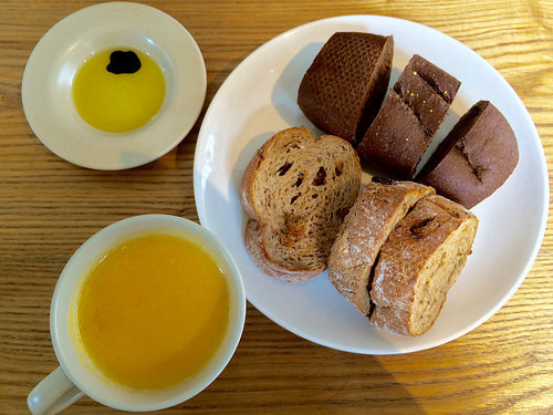 附餐品項:麵包、湯